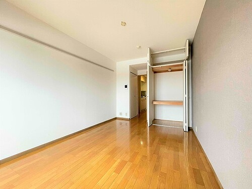 プレジオ３の寝室|洋室 約7.5畳 別角 ※同タイプ別部屋2022年9月撮影