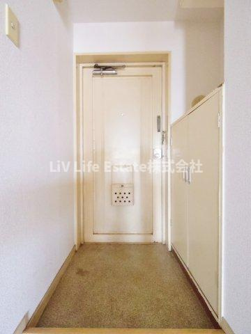 東久留米市八幡町３丁目の賃貸マンションの玄関