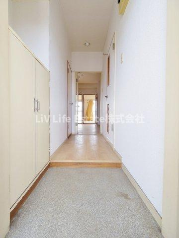 東久留米市八幡町３丁目の賃貸マンションの玄関