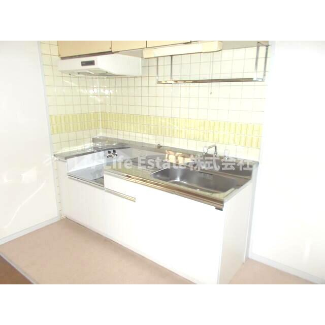 東久留米市八幡町３丁目の賃貸マンションのキッチン