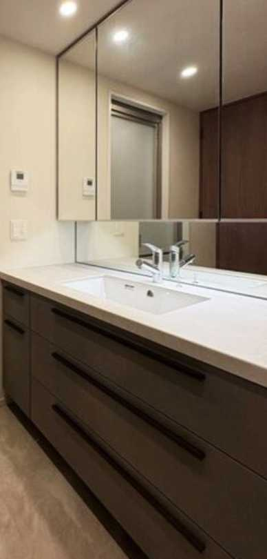 パークホームズ代々木西原　分譲賃貸　床暖房　食器洗浄機の洗面所