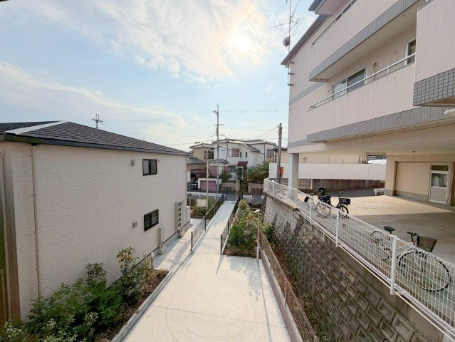 大和郡山市新町戸建ての玄関