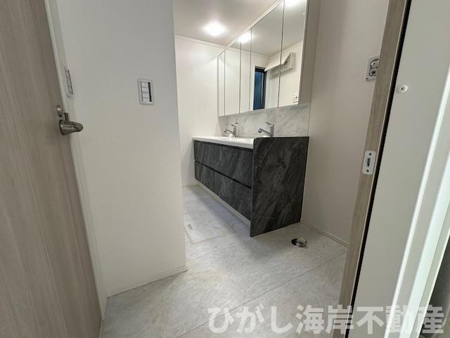 茅ヶ崎市萩園　新築戸建の脱衣所|脱衣スペース