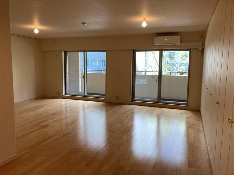 パークアクシス四谷ステージの居間・リビング