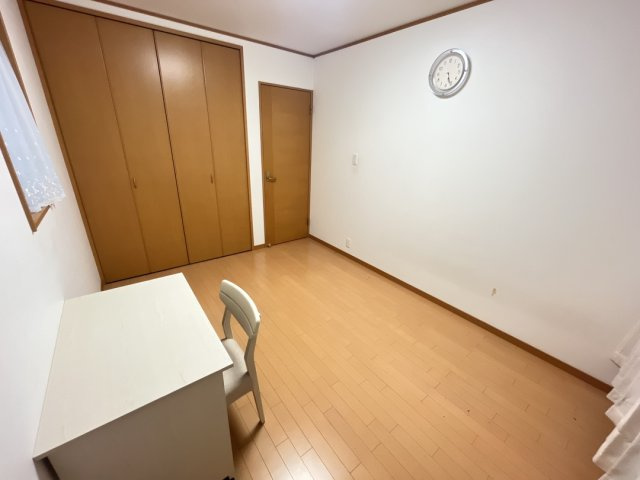 大津市松が丘２丁目 中古戸建の洋室|2階6帖の洋室です（西側）