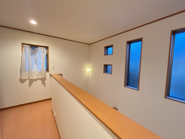 大津市松が丘２丁目 中古戸建のその他|2階廊下です
