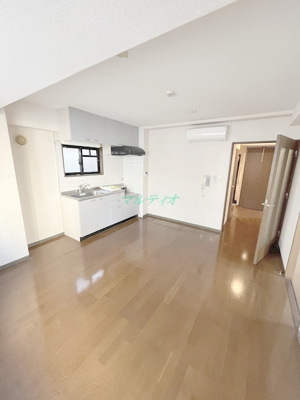 【居間・リビング】 | ドミール蔵前 | 洋室