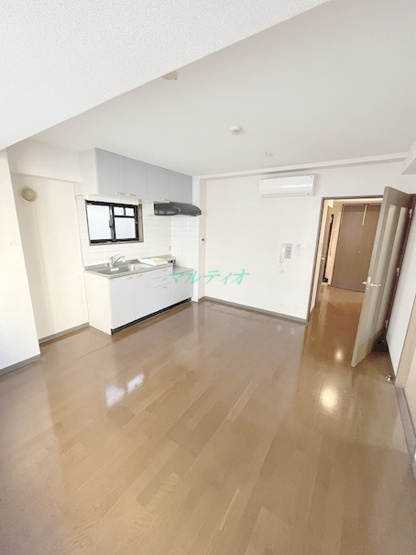 【居間・リビング】 | ドミール蔵前 | 洋室