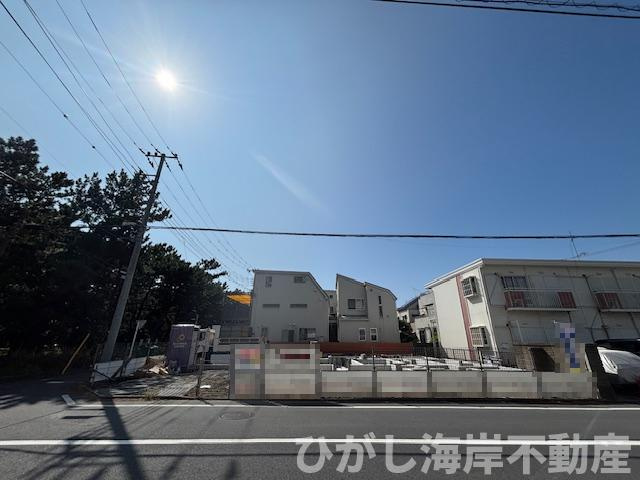 茅ヶ崎市浜須賀　新築戸建　全２棟の外観|9月18日撮影　建築中　現地外観