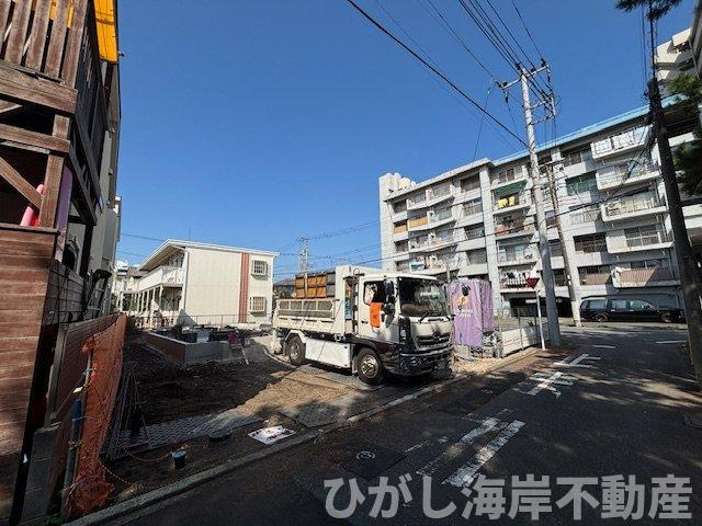 茅ヶ崎市浜須賀　新築戸建　全２棟の外観|9月18日撮影　建築中　現地外観