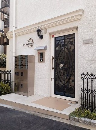 メゾン ブランドブランのエントランス