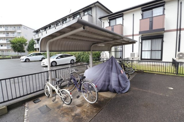 マーサ・ジュネスのその他共用部分|駐輪場に自転車も停められます♪