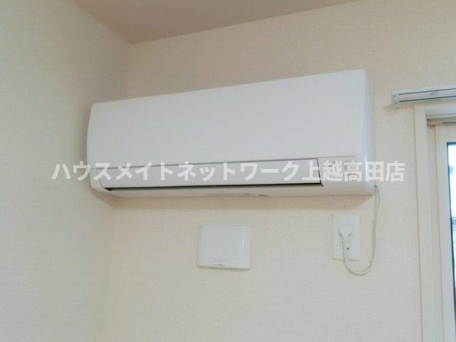 ルミナーレの設備|備え付けエアコン（同室タイプ３０３号室の画像を掲載）