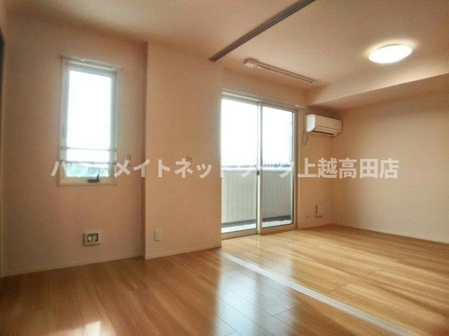 ルミナーレの内装|洋室（同室タイプ３０３号室の画像を掲載）