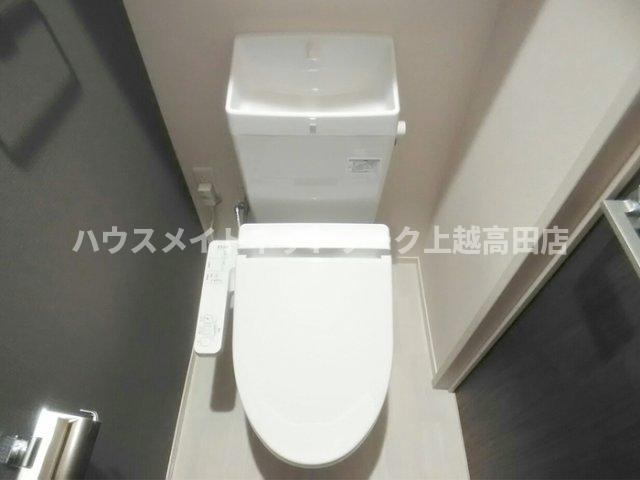 ルミナーレのトイレ|温水洗浄便座（同室タイプ３０３号室の画像を掲載）