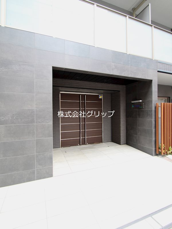 N-stage鶴見のエントランス