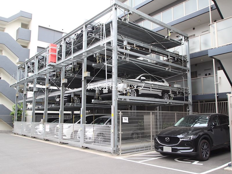 N-stage鶴見の駐車場