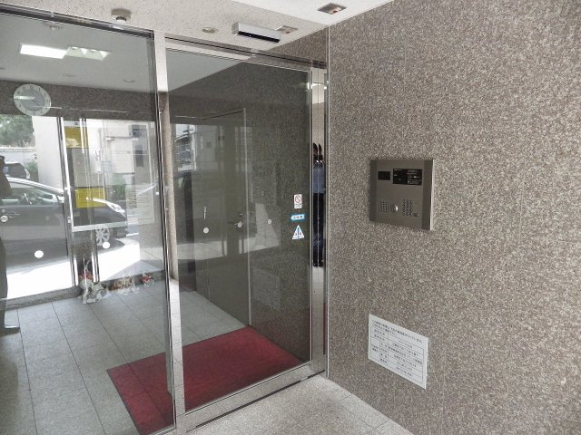 リベール入谷のエントランス