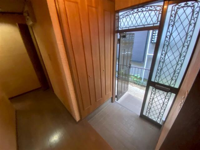 ＭＯハイツの玄関