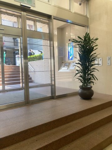 【エントランス】 | ★仲介手数料無料★ インペリアル南麻布コート&サテライトCOURT棟（オーナーチェンジ物件）