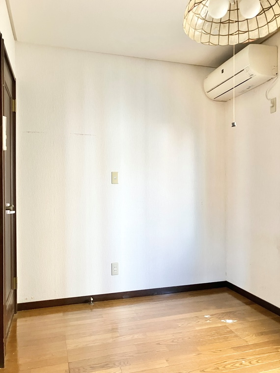 戸塚町戸建の居間・リビング