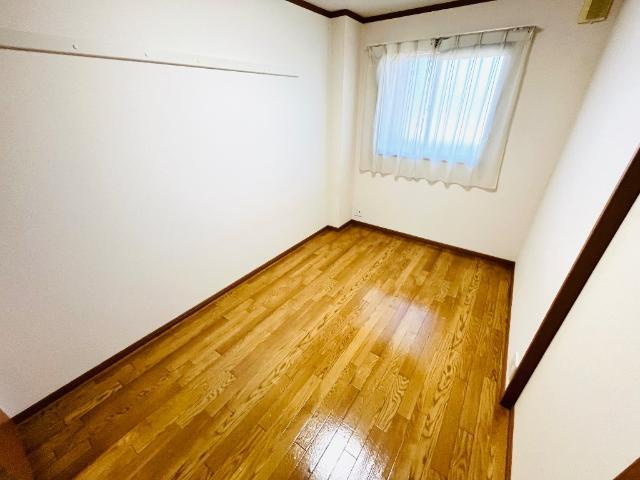 【内装】 | サングリーンズ | 洋室