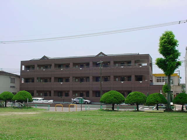 【外観】 | サングリーンズ | 外観写真（昼）