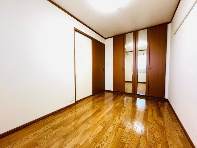 【内装】 | サングリーンズ | 洋室