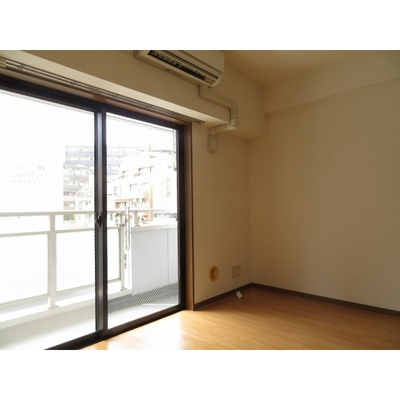 【居間・リビング】 | ラ・フロレスタ壱番館 | 洋室