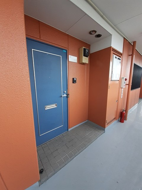 アヴェニ－ルのエントランス