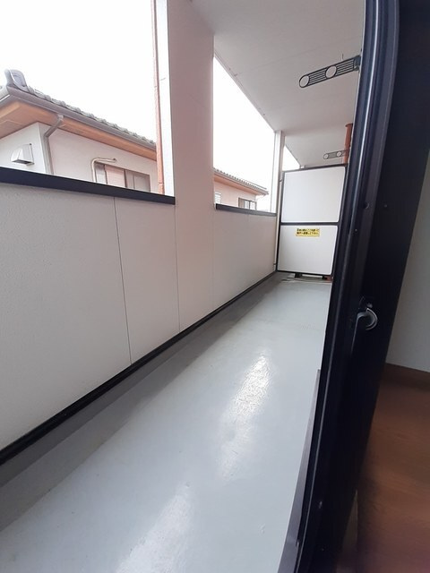 アヴェニ－ルのバルコニー