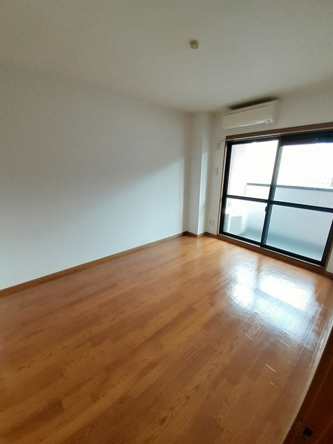 アヴェニ－ルの内装