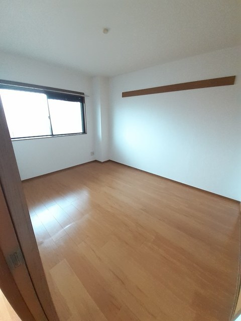 アヴェニ－ルのその他