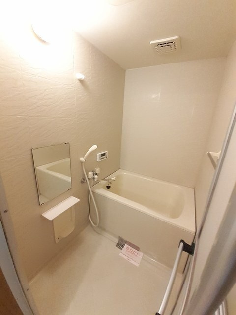 アヴェニ－ルの浴室