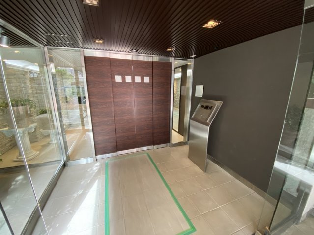 ルイマーブル乃木坂のエントランス