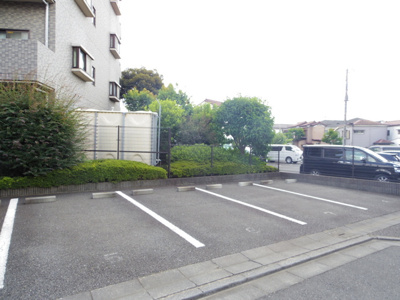 ★敷地内駐車場★（有料・要空き確認）