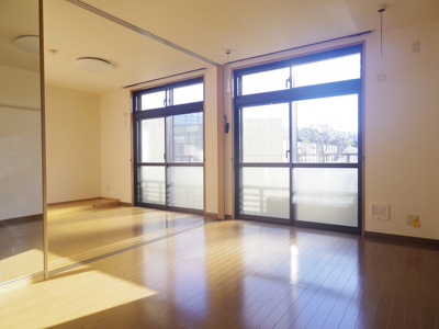 ※照明は設備ではありません。