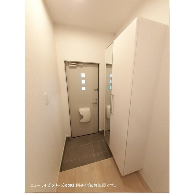 岐阜市日野北２丁目のアパートの玄関