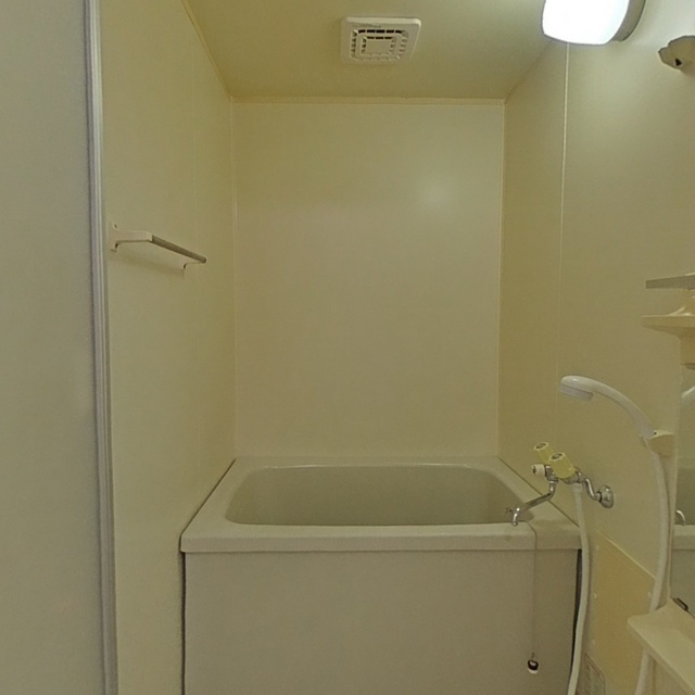 ハイツ林の浴室