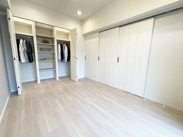 【洋室】 | 藤和上北沢ホームズ | スライドウォールで仕切れてとても便利です！