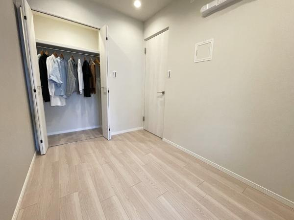 藤和上北沢ホームズの洋室|居室に収納スペースあります