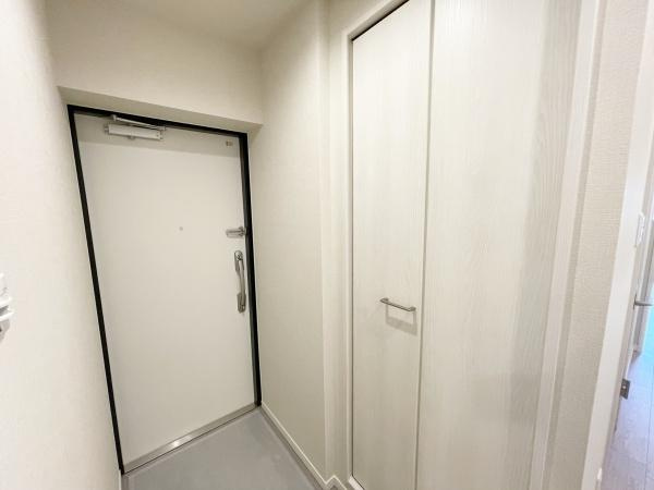 藤和上北沢ホームズの玄関|玄関回りも綺麗にまとまっています