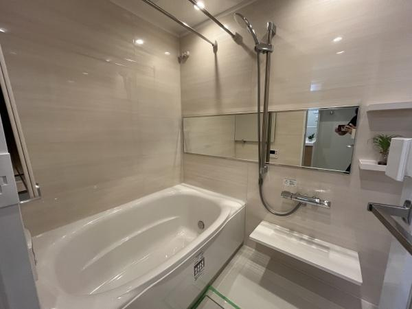 【浴室】 | クレッセント溝の口 | ゆったりとお過ごしいただけるバスルームです。心と身体の疲れを癒してくれる安らぎの空間♪