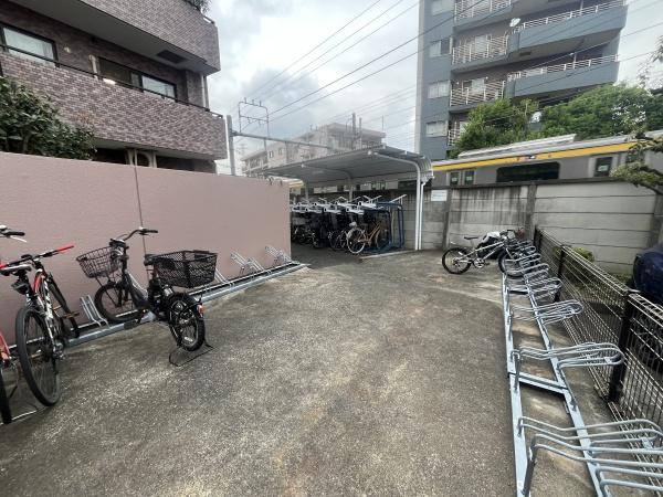 クレッセント溝の口の駐車場|空き状況に関しましてはお気軽にお問合せ下さいませ。
