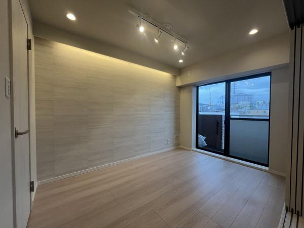 【洋室】 | クレッセント溝の口 | 心地よい日差しと風が気持ちの良い居室には収納もたっぷりです♪