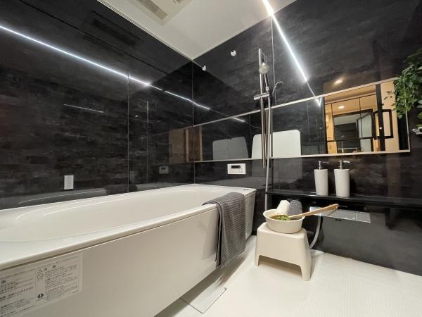 【浴室】 | ブラウトリエ | ゆったりとお過ごしいただけるバスルームです。心と身体の疲れを癒してくれる安らぎの空間♪