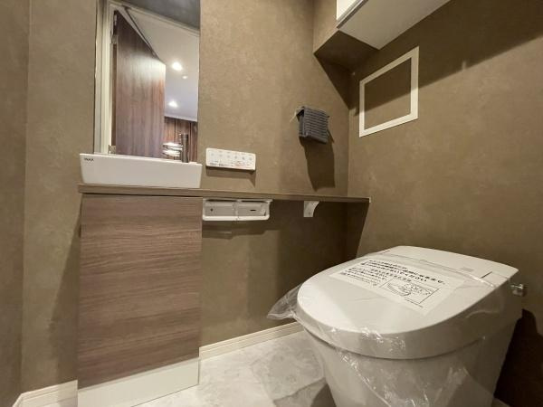 【トイレ】 | ブラウトリエ | トイレの内装まで、スタイリッシュさにこだわりました