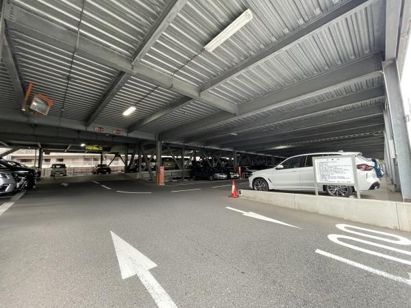 【駐車場】 | ブラウトリエ | 空き状況に関しましてはお気軽にお問合せ下さいませ。
