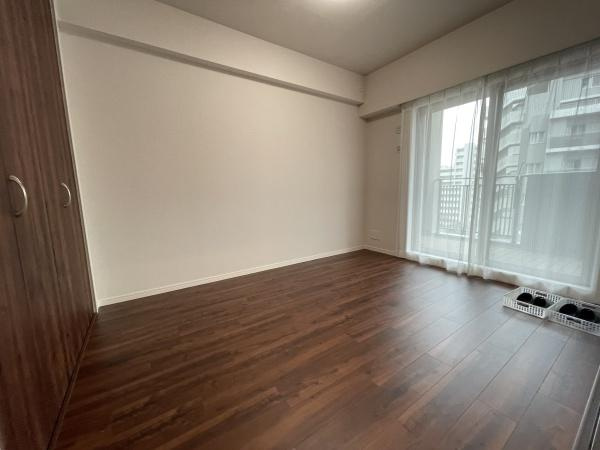 【洋室】 | ブラウトリエ | 居室に収納スペースあります