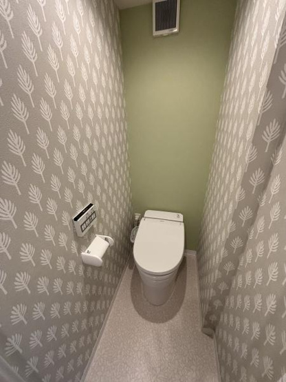 【トイレ】 | カーサエウレカ | 写真は入居前の過去のものです